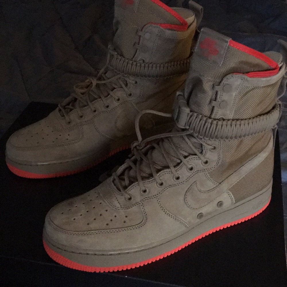 Nike Air Force 1 SF High Top